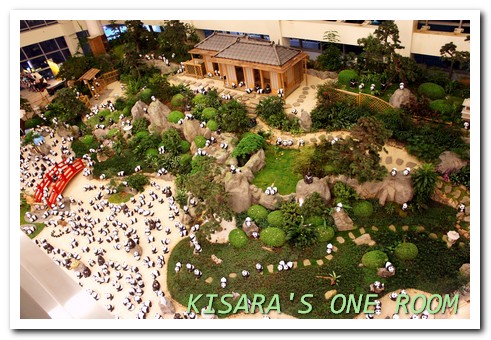 Let's SOGO! 黑白雙熊公益認養特展(台北SOGO場)：日式庭園裡的胖達大軍──1600貓熊世界之旅@SOGO