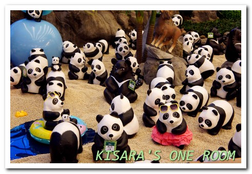 Let's SOGO! 黑白雙熊公益認養特展(台北SOGO場)：日式庭園裡的胖達大軍──1600貓熊世界之旅@SOGO