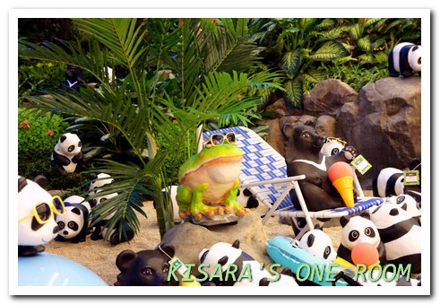 Let's SOGO! 黑白雙熊公益認養特展(台北SOGO場)：日式庭園裡的胖達大軍──1600貓熊世界之旅@SOGO