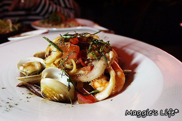 Playhouse 家傢酒：◆台北東區餐酒館。捷運國父紀念館【家傢酒餐酒館PLAYHOUSE】以酒入菜創意料理。國父紀念館餐酒館。生日派對、求婚包場服務