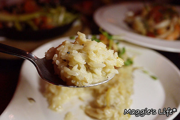 Playhouse 家傢酒：◆台北東區餐酒館。捷運國父紀念館【家傢酒餐酒館PLAYHOUSE】以酒入菜創意料理。國父紀念館餐酒館。生日派對、求婚包場服務