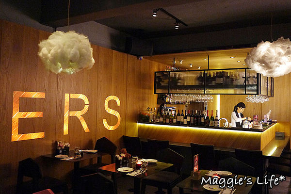 Playhouse 家傢酒：◆台北東區餐酒館。捷運國父紀念館【家傢酒餐酒館PLAYHOUSE】以酒入菜創意料理。國父紀念館餐酒館。生日派對、求婚包場服務