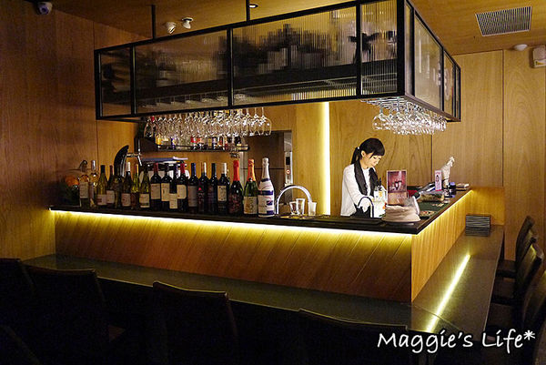 Playhouse 家傢酒：◆台北東區餐酒館。捷運國父紀念館【家傢酒餐酒館PLAYHOUSE】以酒入菜創意料理。國父紀念館餐酒館。生日派對、求婚包場服務