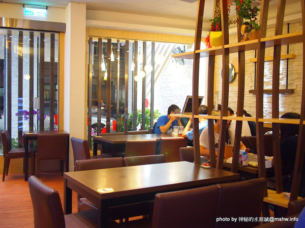 雙魚2次方(一中店):【食記】台中雙魚2次方創意漢堡.義大利麵一中店@北區一中街夜市商圈 : 一試成主顧的美味手工漢堡排,來台中沒吃過就遜掉了!