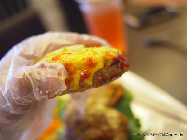 雙魚2次方(一中店):【食記】台中雙魚2次方創意漢堡.義大利麵一中店@北區一中街夜市商圈 : 一試成主顧的美味手工漢堡排,來台中沒吃過就遜掉了!