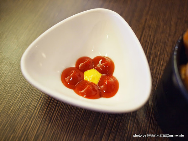 雙魚2次方(一中店):【食記】台中雙魚2次方創意漢堡.義大利麵一中店@北區一中街夜市商圈 : 一試成主顧的美味手工漢堡排,來台中沒吃過就遜掉了!