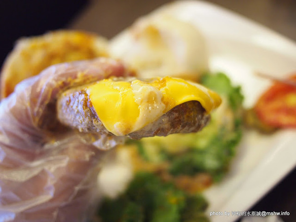 雙魚2次方(一中店):【食記】台中雙魚2次方創意漢堡.義大利麵一中店@北區一中街夜市商圈 : 一試成主顧的美味手工漢堡排,來台中沒吃過就遜掉了!