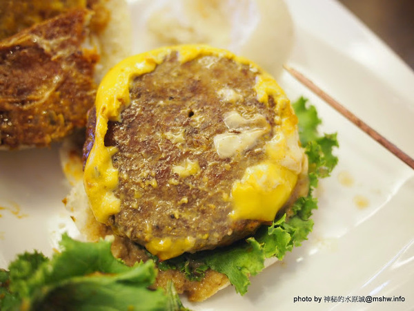 雙魚2次方(一中店):【食記】台中雙魚2次方創意漢堡.義大利麵一中店@北區一中街夜市商圈 : 一試成主顧的美味手工漢堡排,來台中沒吃過就遜掉了!