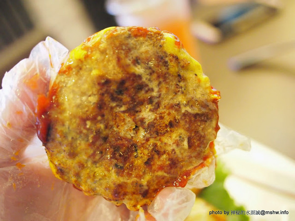 雙魚2次方(一中店):【食記】台中雙魚2次方創意漢堡.義大利麵一中店@北區一中街夜市商圈 : 一試成主顧的美味手工漢堡排,來台中沒吃過就遜掉了!