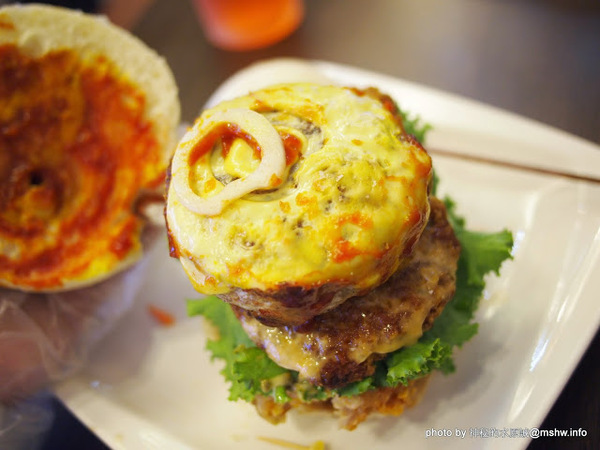 雙魚2次方(一中店):【食記】台中雙魚2次方創意漢堡.義大利麵一中店@北區一中街夜市商圈 : 一試成主顧的美味手工漢堡排,來台中沒吃過就遜掉了!