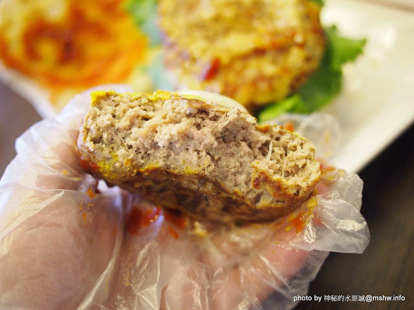 雙魚2次方(一中店):【食記】台中雙魚2次方創意漢堡.義大利麵一中店@北區一中街夜市商圈 : 一試成主顧的美味手工漢堡排,來台中沒吃過就遜掉了!
