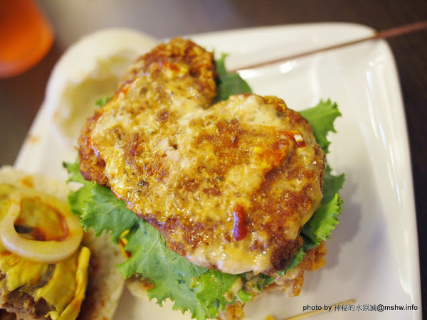 雙魚2次方(一中店):【食記】台中雙魚2次方創意漢堡.義大利麵一中店@北區一中街夜市商圈 : 一試成主顧的美味手工漢堡排,來台中沒吃過就遜掉了!