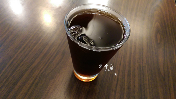 路也食光： 【高雄/食﹡鳳山】住宅區的早午餐．主力烘蛋餐點．路也食光