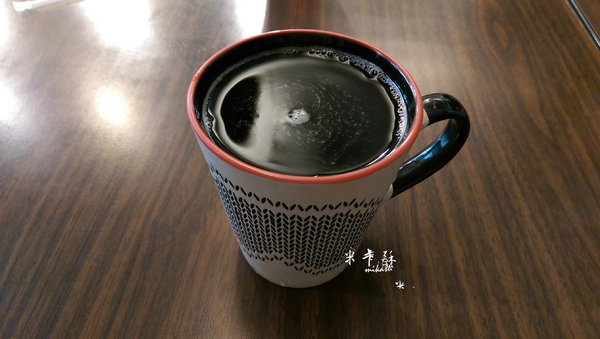 路也食光： 【高雄/食﹡鳳山】住宅區的早午餐．主力烘蛋餐點．路也食光