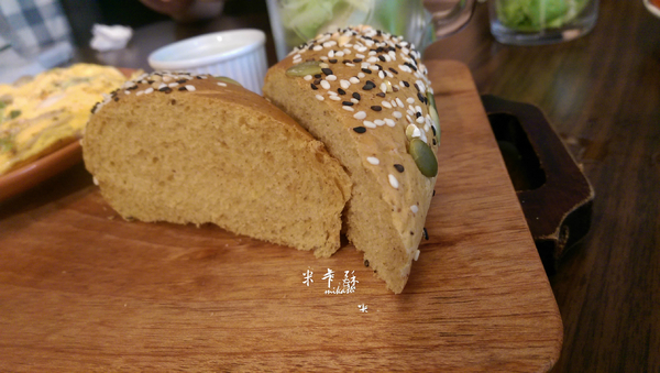 路也食光： 【高雄/食﹡鳳山】住宅區的早午餐．主力烘蛋餐點．路也食光