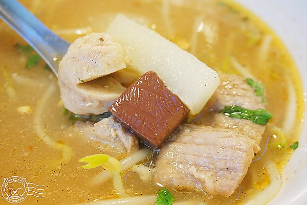 泰小葉泰國米粉湯專賣店:※ 泰小葉泰國米粉湯專賣店 ※【星羽是吃貨-台中】一個因為喜歡成就的夢想,平價美味料多實在,特製醬料碰撞美妙新滋味~(文末有好康)