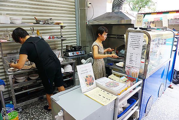 泰小葉泰國米粉湯專賣店:※ 泰小葉泰國米粉湯專賣店 ※【星羽是吃貨-台中】一個因為喜歡成就的夢想,平價美味料多實在,特製醬料碰撞美妙新滋味~(文末有好康)