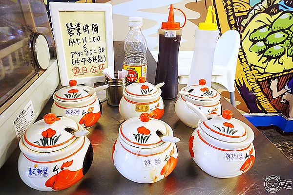 泰小葉泰國米粉湯專賣店:※ 泰小葉泰國米粉湯專賣店 ※【星羽是吃貨-台中】一個因為喜歡成就的夢想,平價美味料多實在,特製醬料碰撞美妙新滋味~(文末有好康)