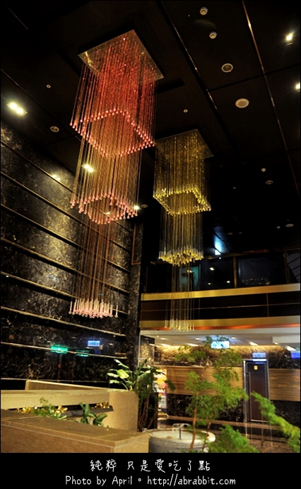 凱悅YES KTV(台中店):凱悅YES KTV(台中店)–高貴不貴的KTV歡唱享受,台中便宜唱歌推薦