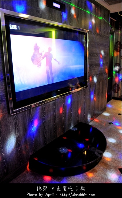 凱悅YES KTV(台中店):凱悅YES KTV(台中店)–高貴不貴的KTV歡唱享受,台中便宜唱歌推薦