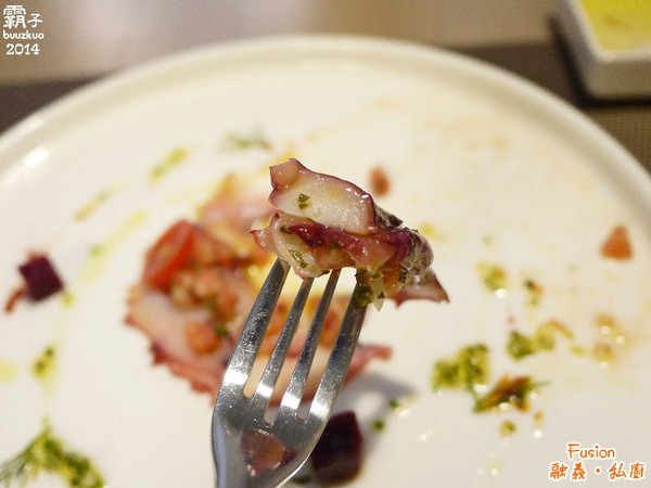 Fusion 融義.私廚：隱藏在巷弄內的義法料理「Fusion融義‧私廚」，海大蝦跟鱸魚好威~