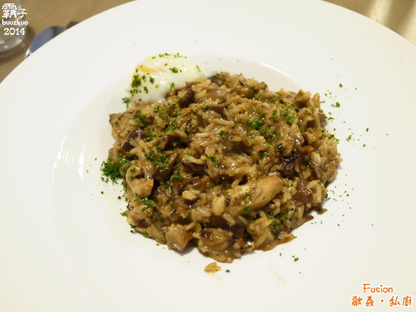 Fusion 融義.私廚：隱藏在巷弄內的義法料理「Fusion融義‧私廚」，海大蝦跟鱸魚好威~