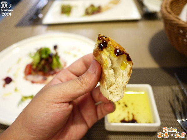 Fusion 融義.私廚：隱藏在巷弄內的義法料理「Fusion融義‧私廚」，海大蝦跟鱸魚好威~