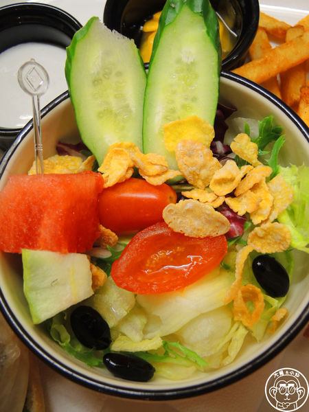 Tutti Cafe圖比咖啡創意早午餐(敦北):呷飽祙【台北松山・Tutti Café(敦北店)】副店長是大明星