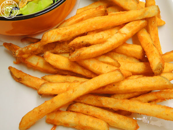 Tutti Cafe圖比咖啡創意早午餐(敦北):呷飽祙【台北松山・Tutti Café(敦北店)】副店長是大明星