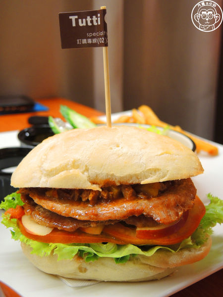 Tutti Cafe圖比咖啡創意早午餐(敦北):呷飽祙【台北松山・Tutti Café(敦北店)】副店長是大明星
