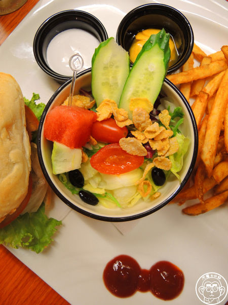 Tutti Cafe圖比咖啡創意早午餐(敦北):呷飽祙【台北松山・Tutti Café(敦北店)】副店長是大明星