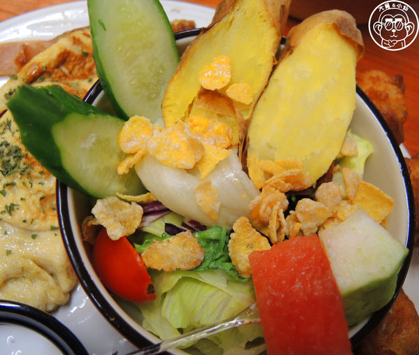 Tutti Cafe圖比咖啡創意早午餐(敦北):呷飽祙【台北松山・Tutti Café(敦北店)】副店長是大明星