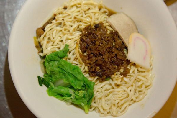 小丰川：[台南]老店新意 在地人才知道的傳統溫暖麵館 小丰川