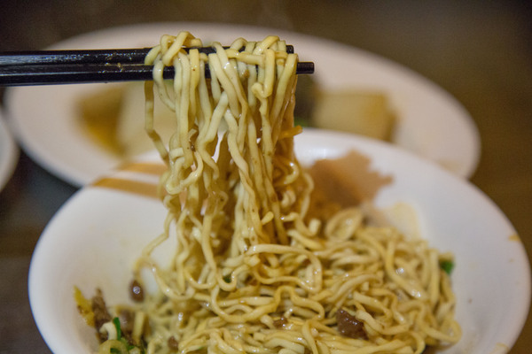 小丰川：[台南]老店新意 在地人才知道的傳統溫暖麵館 小丰川