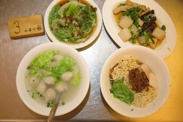 小丰川：[台南]老店新意 在地人才知道的傳統溫暖麵館 小丰川