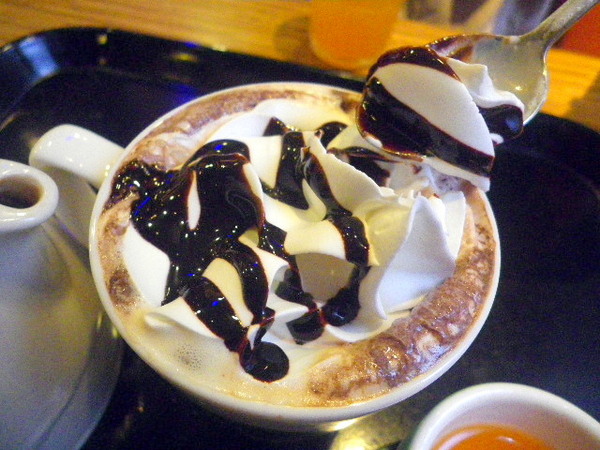 丹堤咖啡(南昌店)：不錯的環境˙不錯的口味˙沒有服務的服務