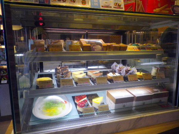 丹堤咖啡(南昌店)：不錯的環境˙不錯的口味˙沒有服務的服務