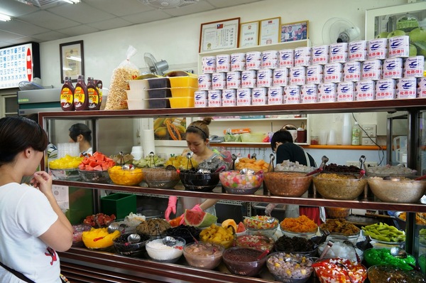 鉅大自助冰城：30年剉冰老店【 鉅大自助冰城】