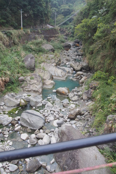 坪瀨琉璃光之橋：【南投】琉璃光之橋