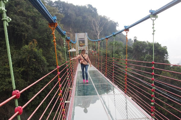 坪瀨琉璃光之橋：【南投】琉璃光之橋