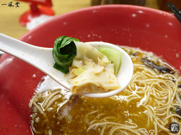 一風堂拉麵：一風堂拉麵，雙人套餐有兩碗拉麵加三樣小菜是個實惠的好選擇