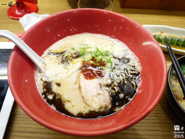 一風堂拉麵：一風堂拉麵，雙人套餐有兩碗拉麵加三樣小菜是個實惠的好選擇