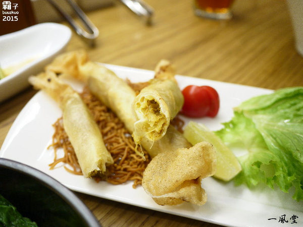 一風堂拉麵：一風堂拉麵，雙人套餐有兩碗拉麵加三樣小菜是個實惠的好選擇