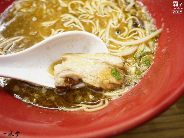 一風堂拉麵：一風堂拉麵，雙人套餐有兩碗拉麵加三樣小菜是個實惠的好選擇