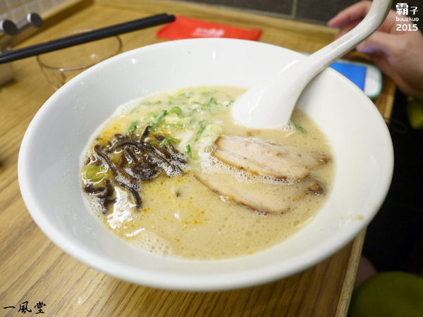 一風堂拉麵：一風堂拉麵，雙人套餐有兩碗拉麵加三樣小菜是個實惠的好選擇