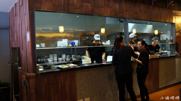 新唐人御品豬腳:【台中北屯】新唐人御品豬腳 古早味創新好滋味值得一嚐