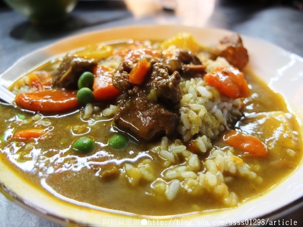 阿娟鴨肉羹 咖哩飯:【美食特搜。台南中西區】阿娟咖哩飯。超人氣紅牌咖哩飯 雞肉飯 當歸米血 吃到撐才甘願罷休