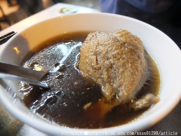 阿娟鴨肉羹 咖哩飯:【美食特搜。台南中西區】阿娟咖哩飯。超人氣紅牌咖哩飯 雞肉飯 當歸米血 吃到撐才甘願罷休