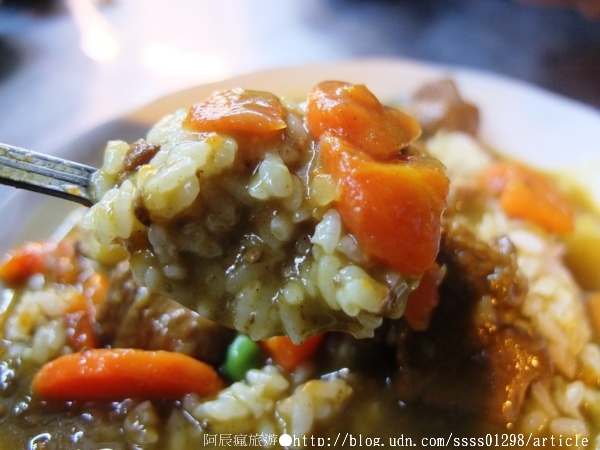 阿娟鴨肉羹 咖哩飯:【美食特搜。台南中西區】阿娟咖哩飯。超人氣紅牌咖哩飯 雞肉飯 當歸米血 吃到撐才甘願罷休