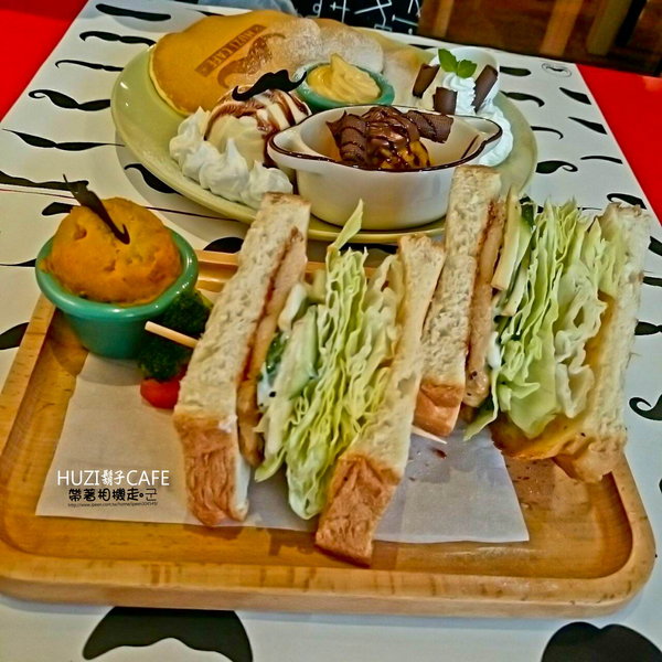 HUZI Cafe鬍子煎餅:台南 中西區.早午餐+下午茶+日租套房 HUZI CAFE鬍子煎餅